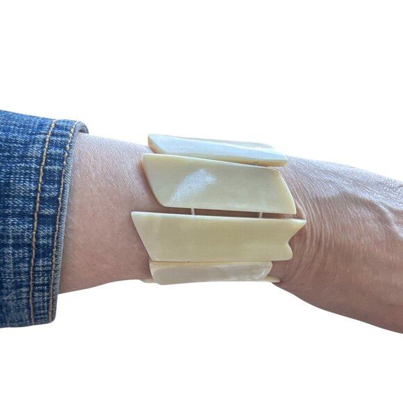 Vintage Chunky Cream Horn Bangle Bracelet Geometric Wide Stretch Cuff - Picture 1 of 16